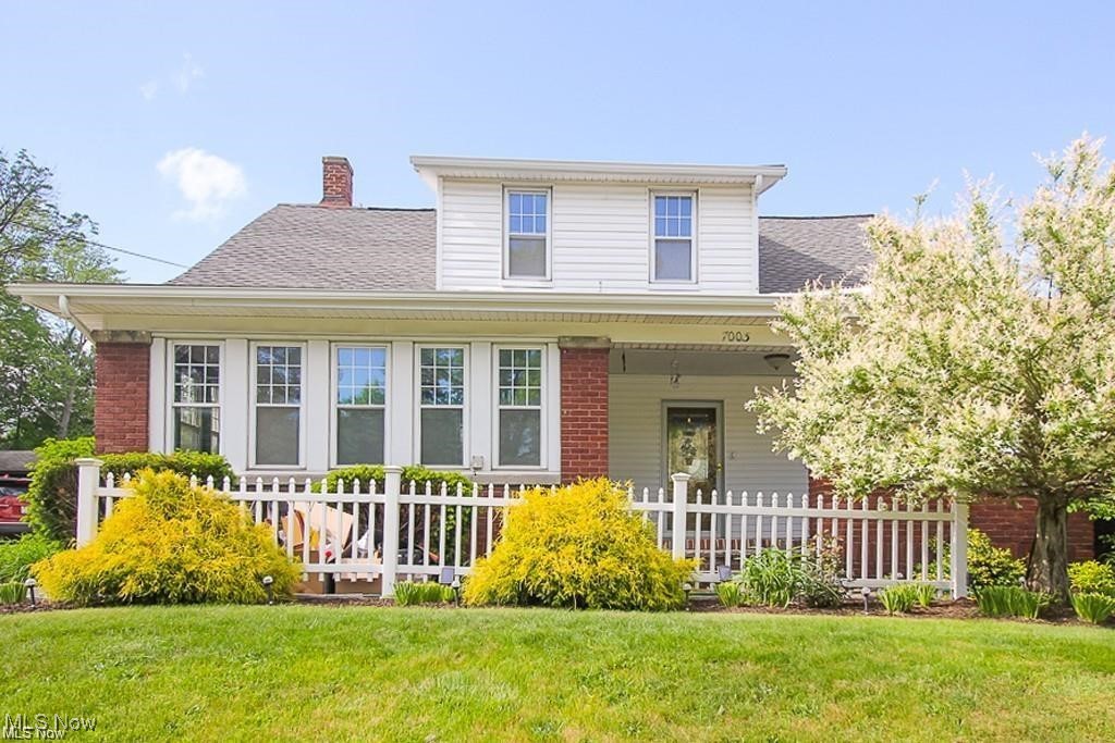 7003 Brecksville Road Property Photo 1