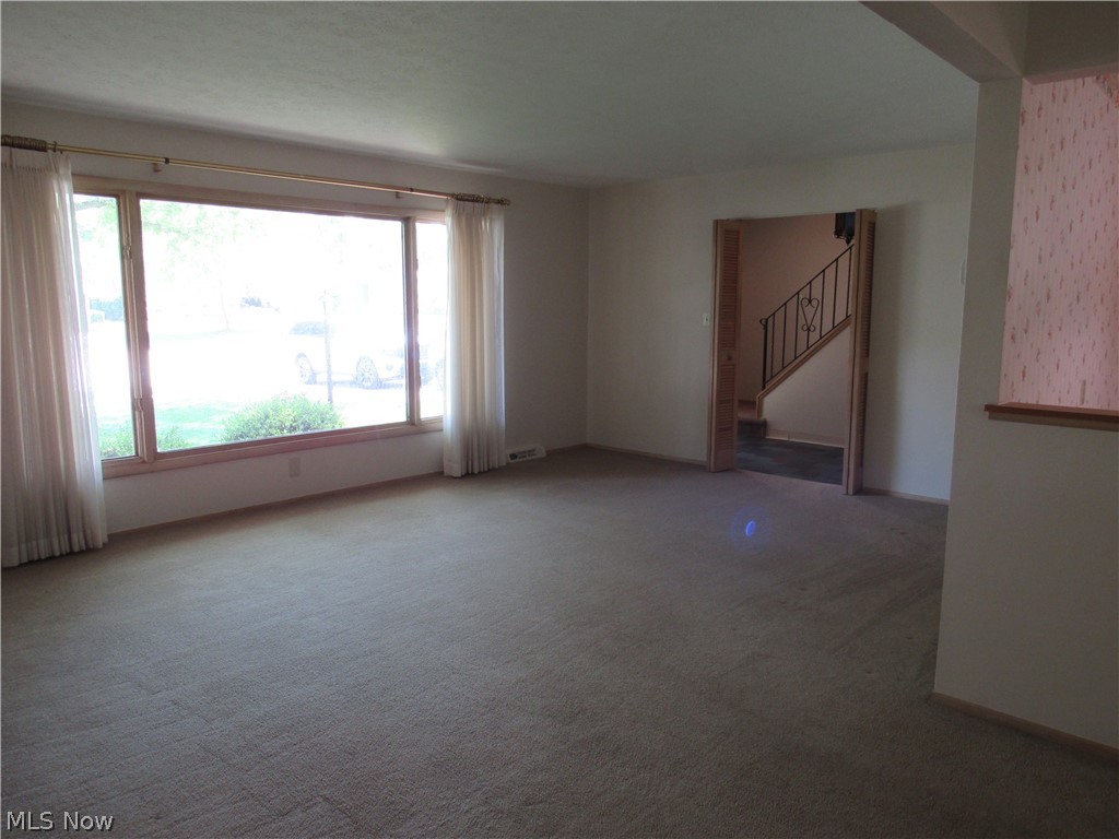 4805 Maple Hill Drive Property Photo 9