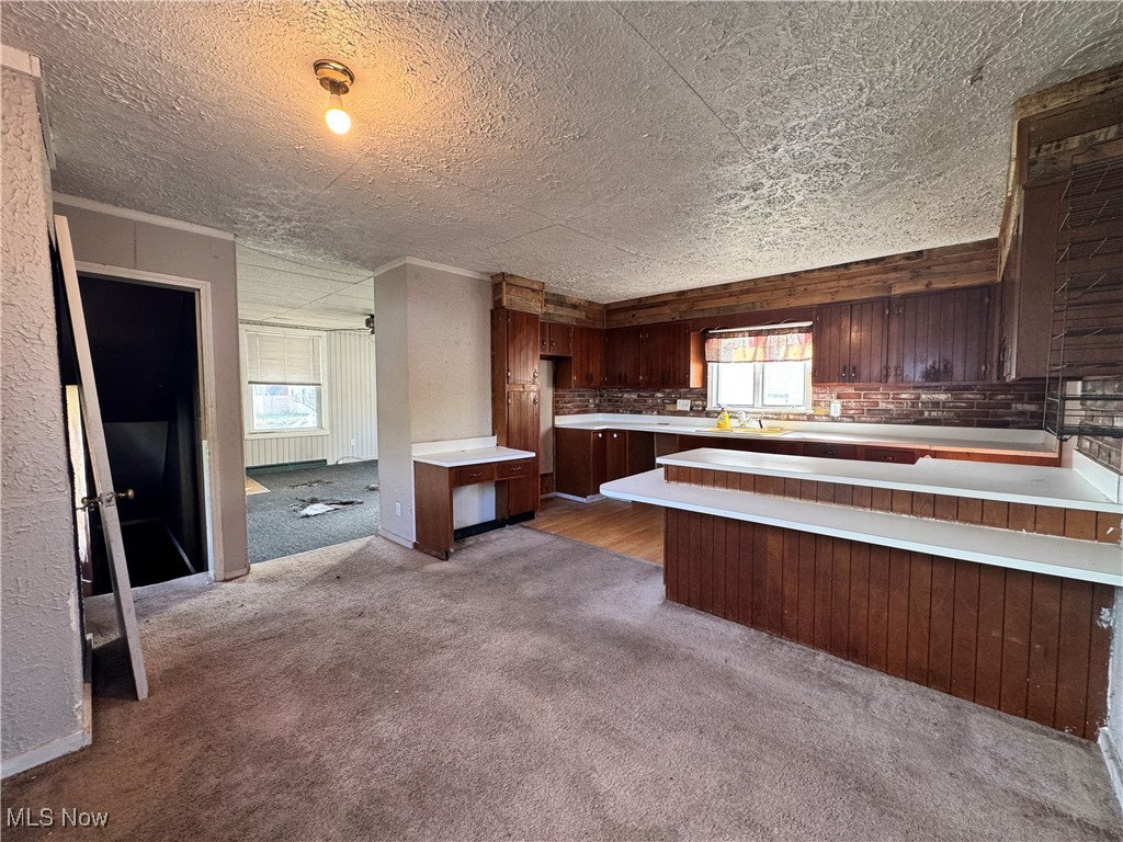 382 E Martin Street Property Photo 7