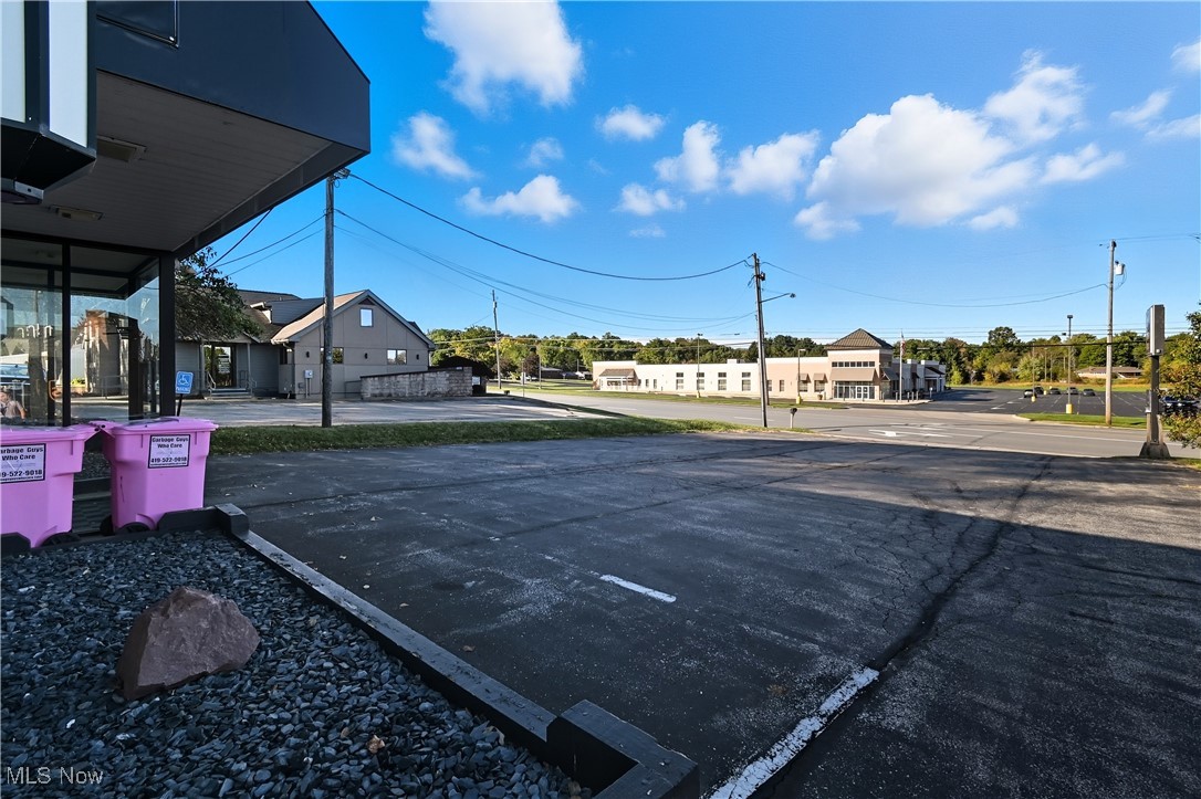 25 S Lexington Springmill Road Property Photo 27