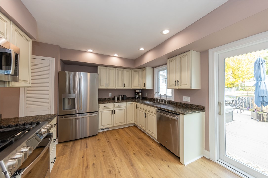 1201 Summit Drive Property Photo 10