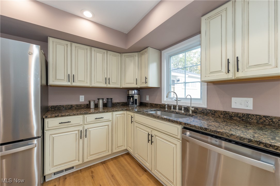 1201 Summit Drive Property Photo 13