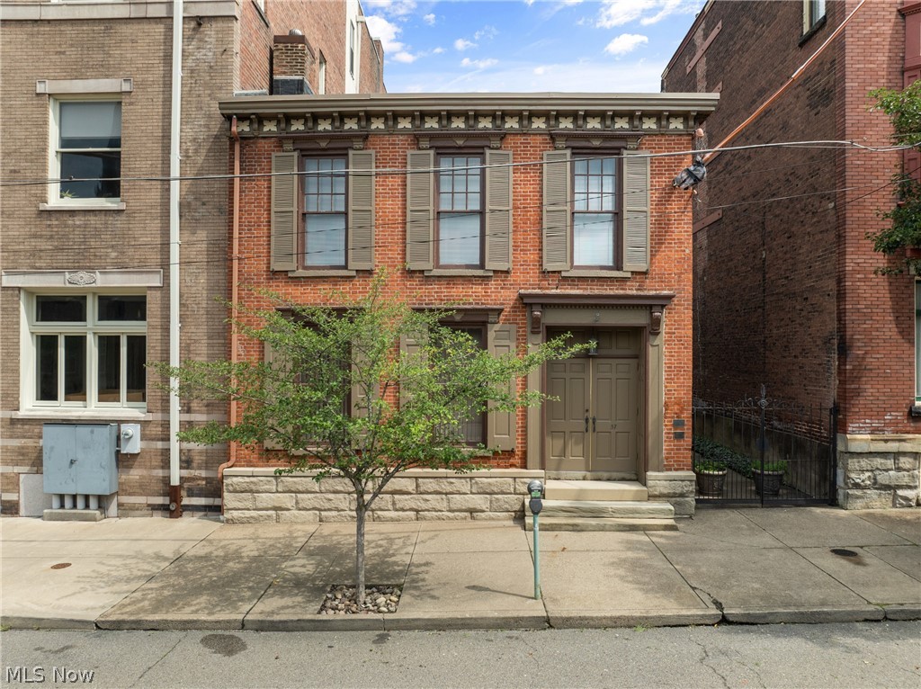 57 14th Street Property Photo 2