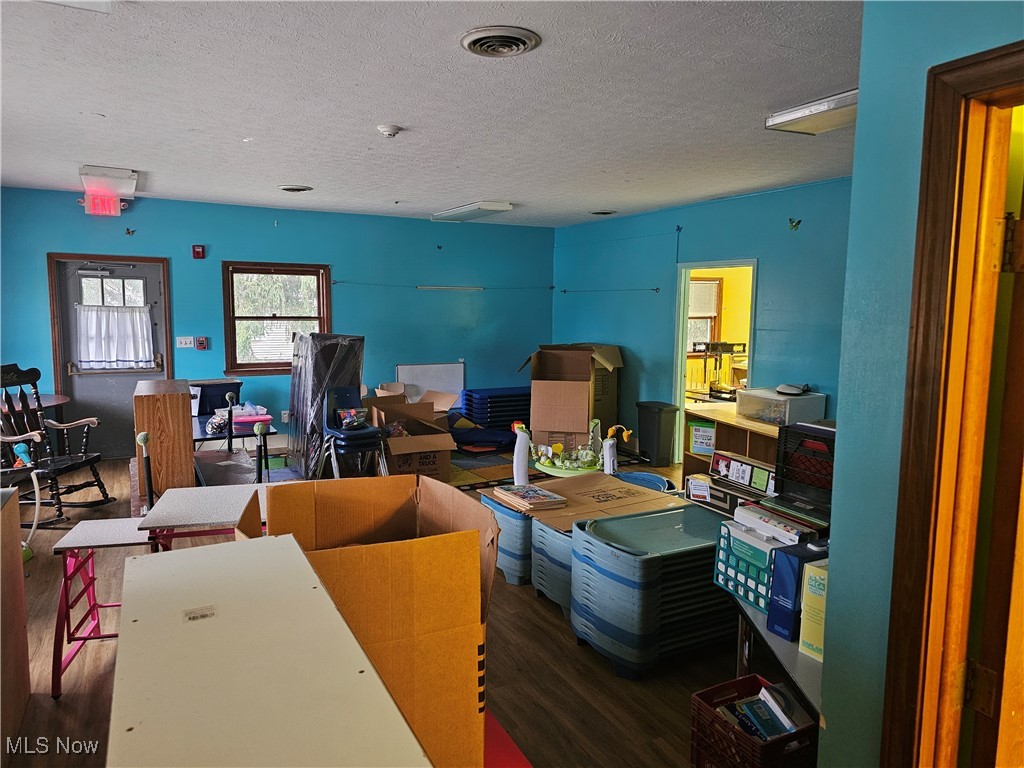 14966 Thompson Avenue Property Photo 9
