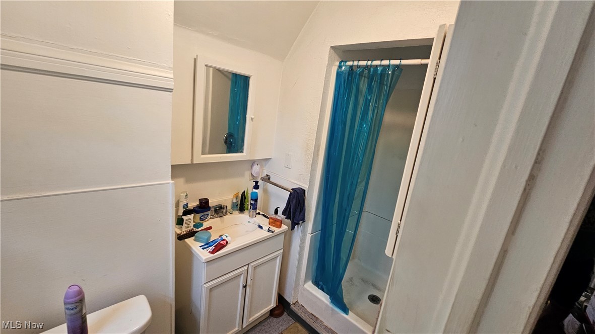 19326 Tyronne Avenue Property Photo 4