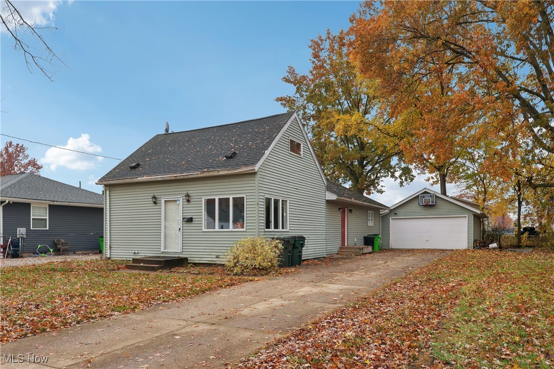 492 E Hopocan Avenue Property Photo 1