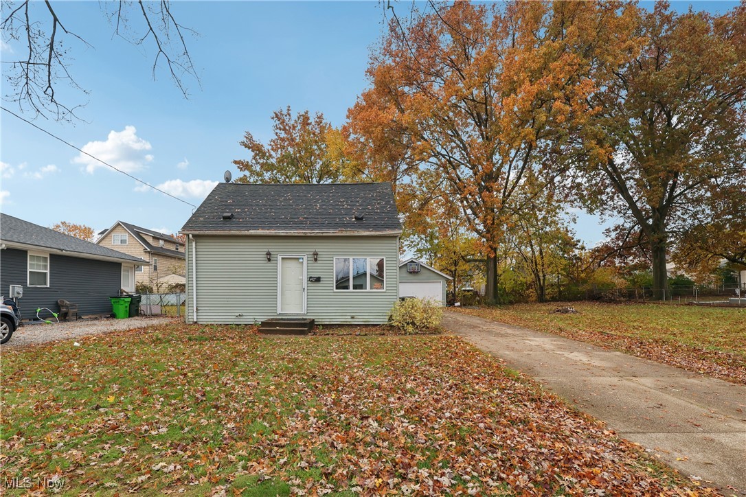 492 E Hopocan Avenue Property Photo 2