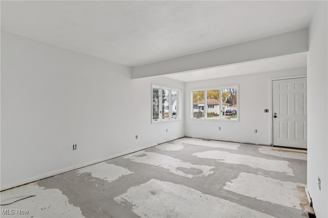 492 E Hopocan Avenue Property Photo 5