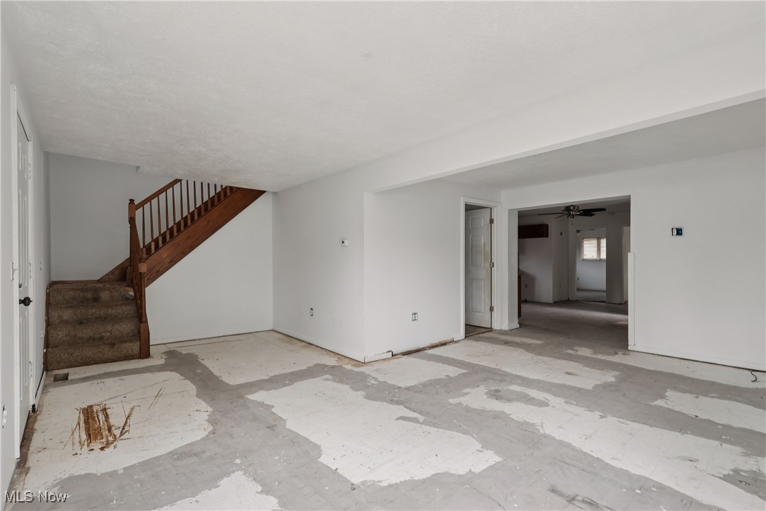 492 E Hopocan Avenue Property Photo 8