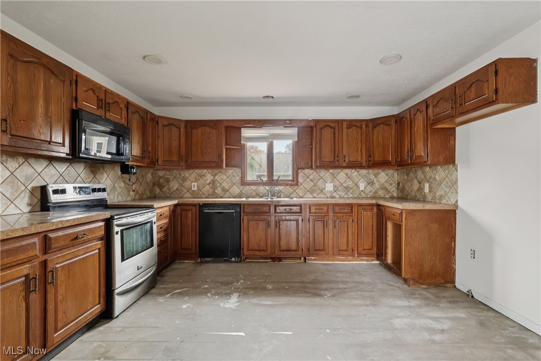 492 E Hopocan Avenue Property Photo 15