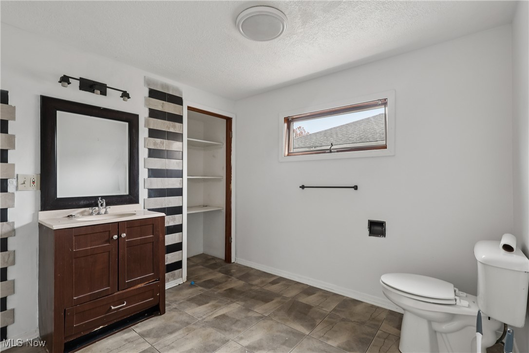 492 E Hopocan Avenue Property Photo 16