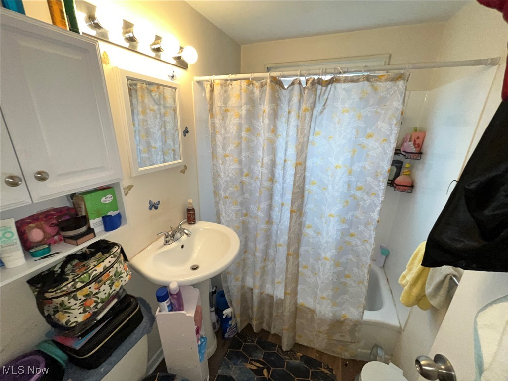 22751 Fox Avenue Property Photo 8
