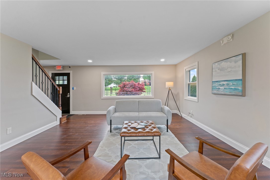 784 Mcclurg Road Property Photo 2