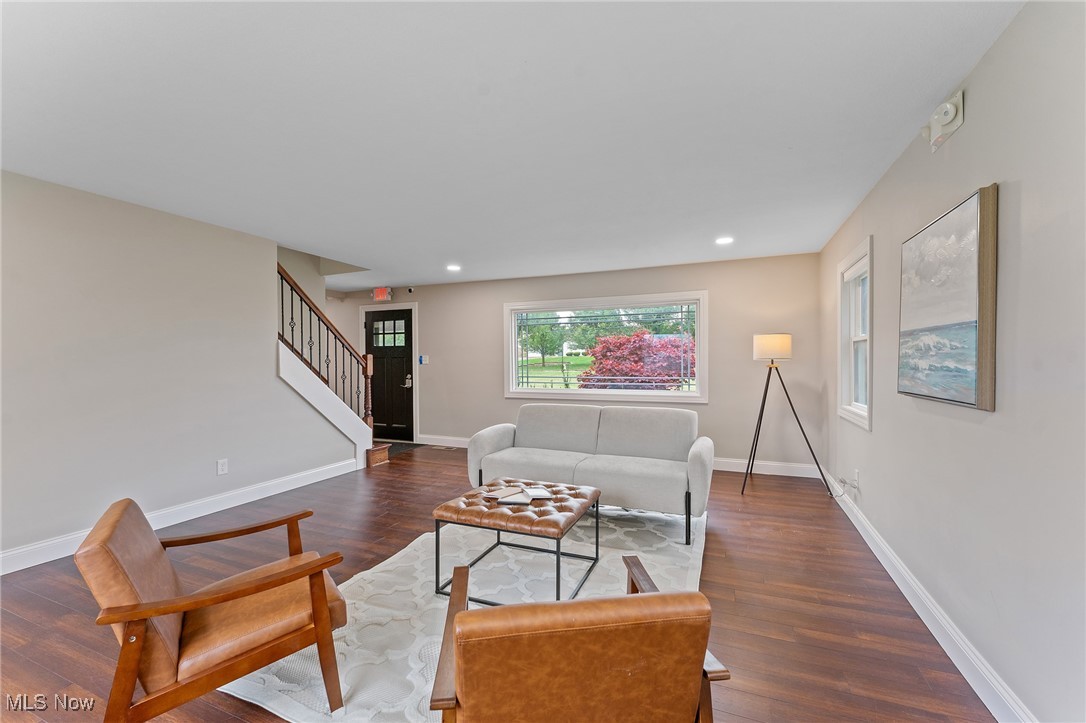 784 Mcclurg Road Property Photo 3