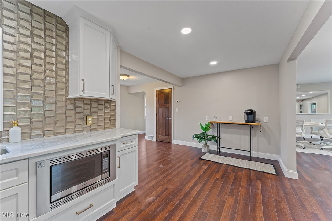784 Mcclurg Road Property Photo 17