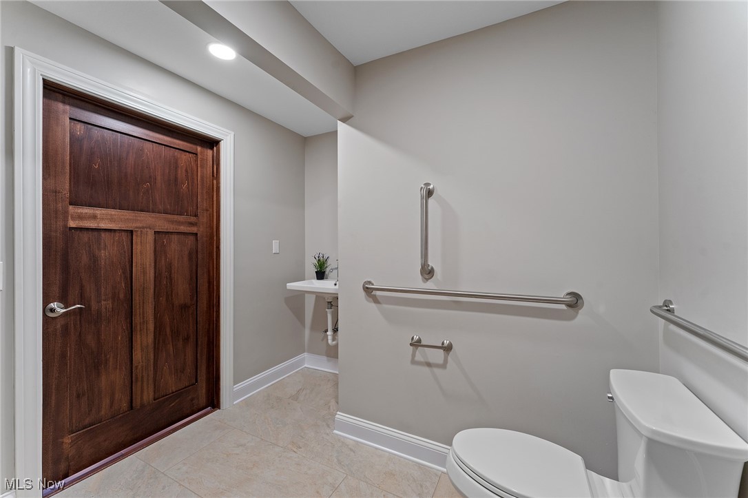 784 Mcclurg Road Property Photo 19