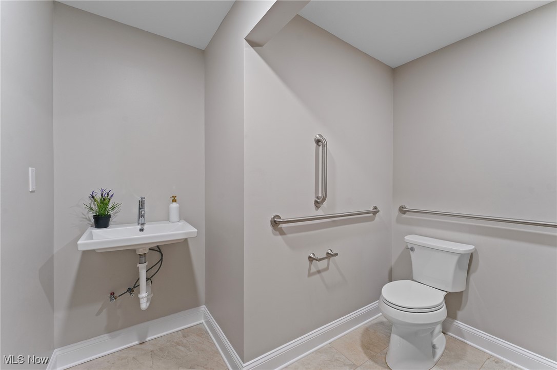 784 Mcclurg Road Property Photo 20