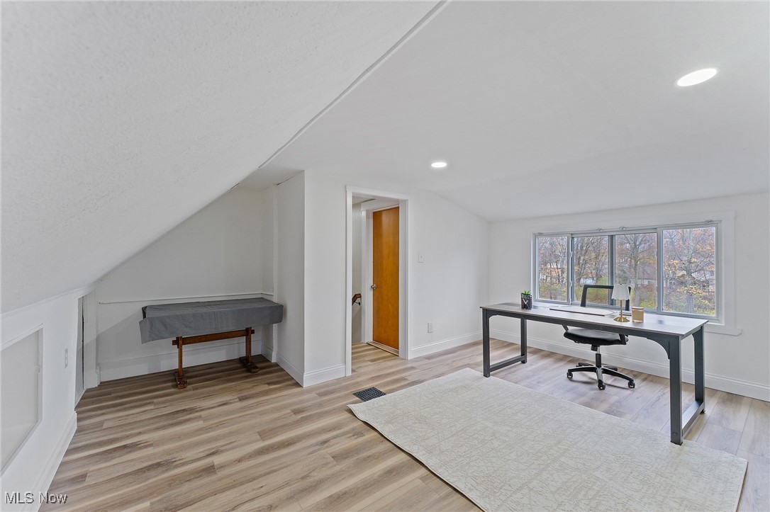 784 Mcclurg Road Property Photo 23