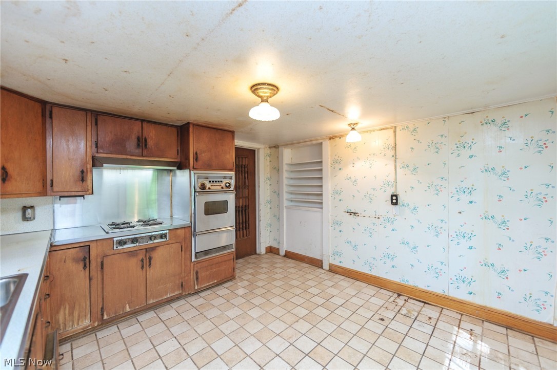 24105 Chardon Road Property Photo 7
