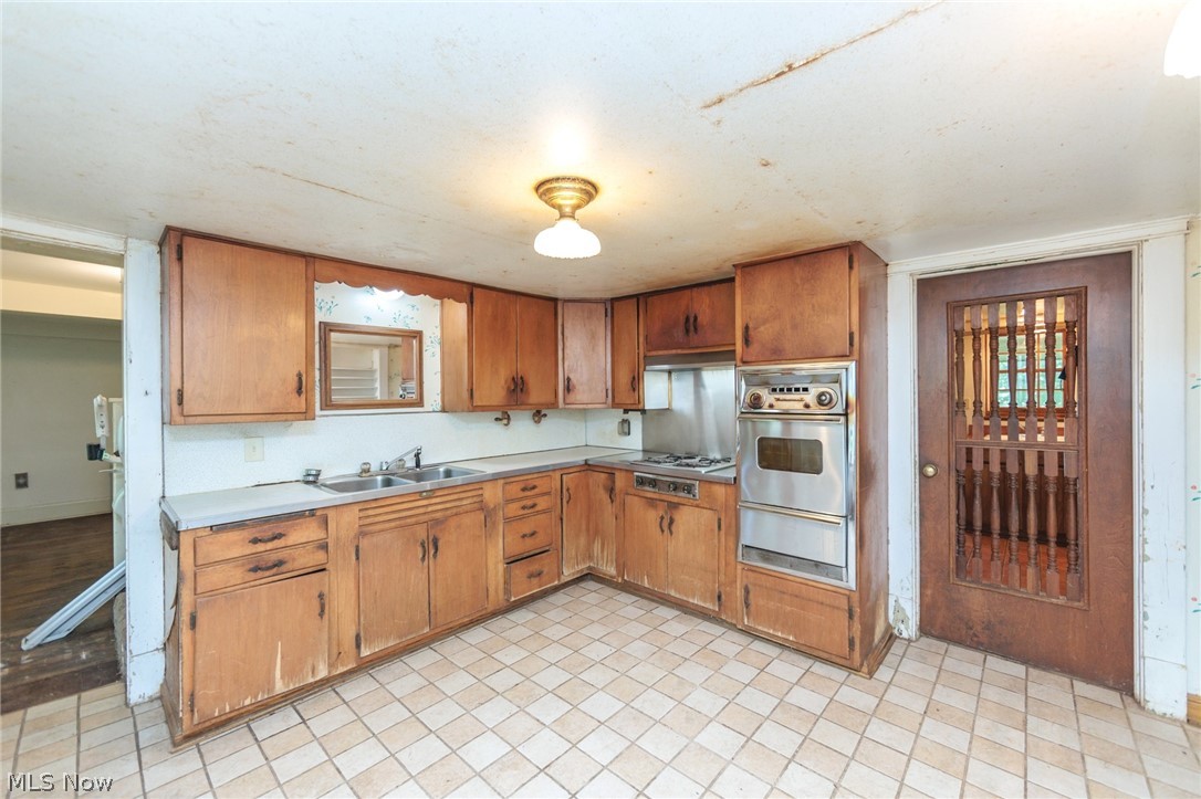 24105 Chardon Road Property Photo 8