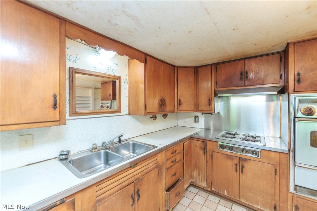 24105 Chardon Road Property Photo 11