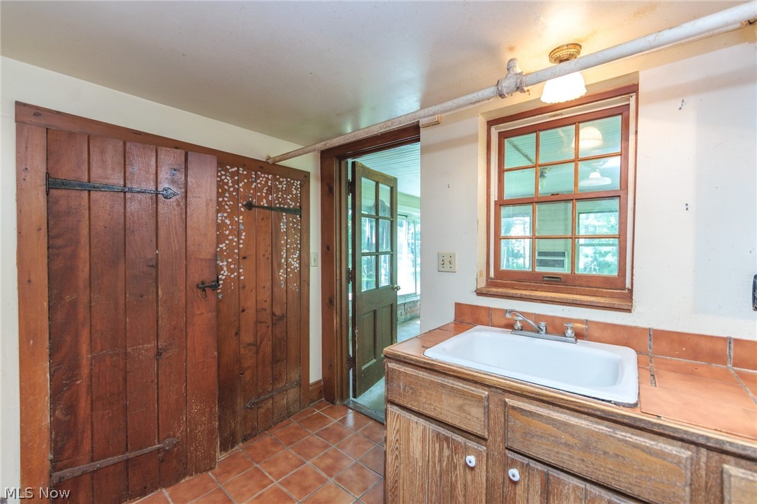 24105 Chardon Road Property Photo 16