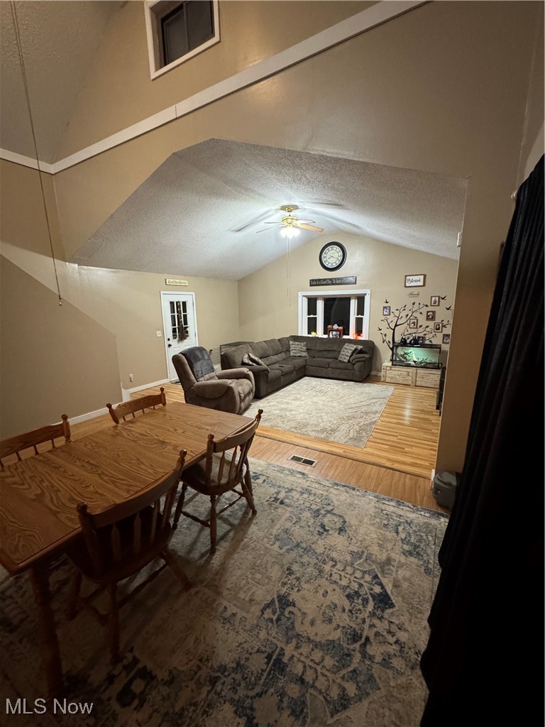 2285 Archer Lane Property Photo 4