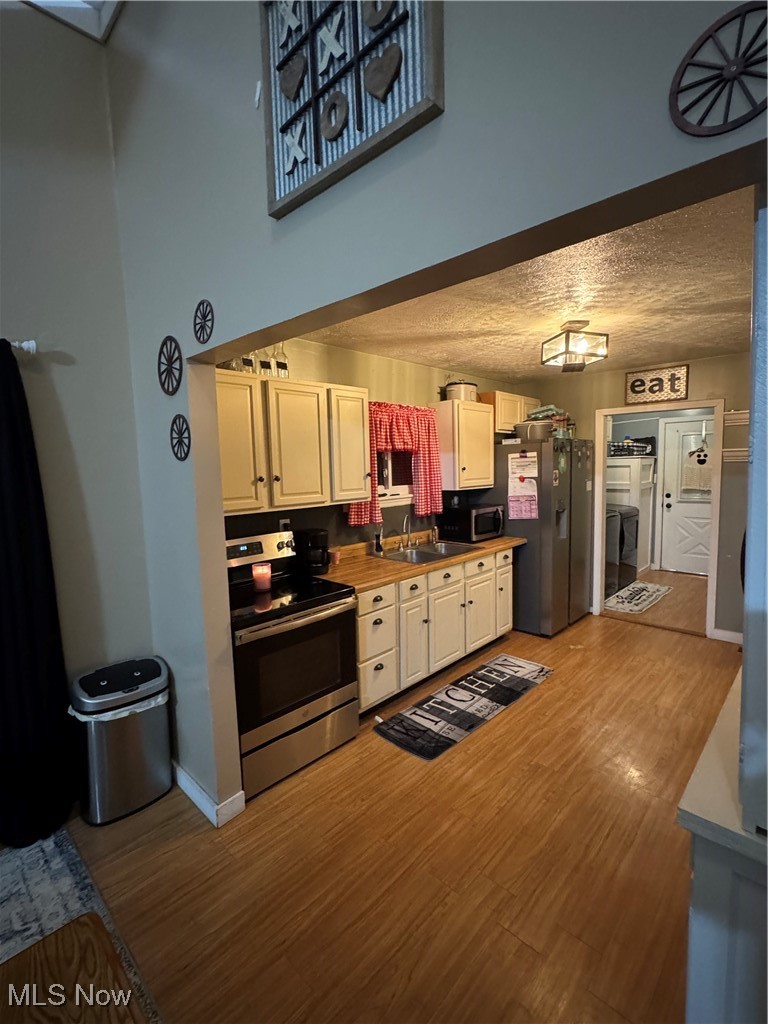 2285 Archer Lane Property Photo 9