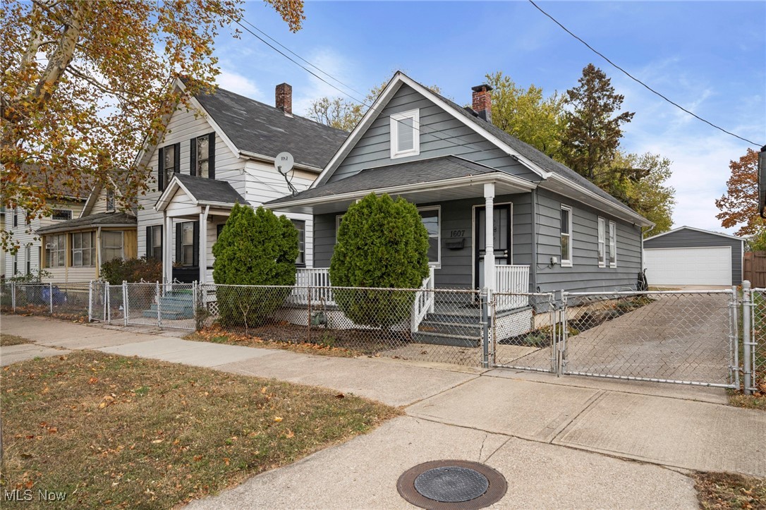 1607 E 34th Street Property Photo 3