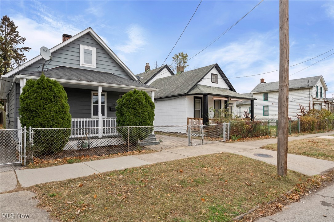 1607 E 34th Street Property Photo 4