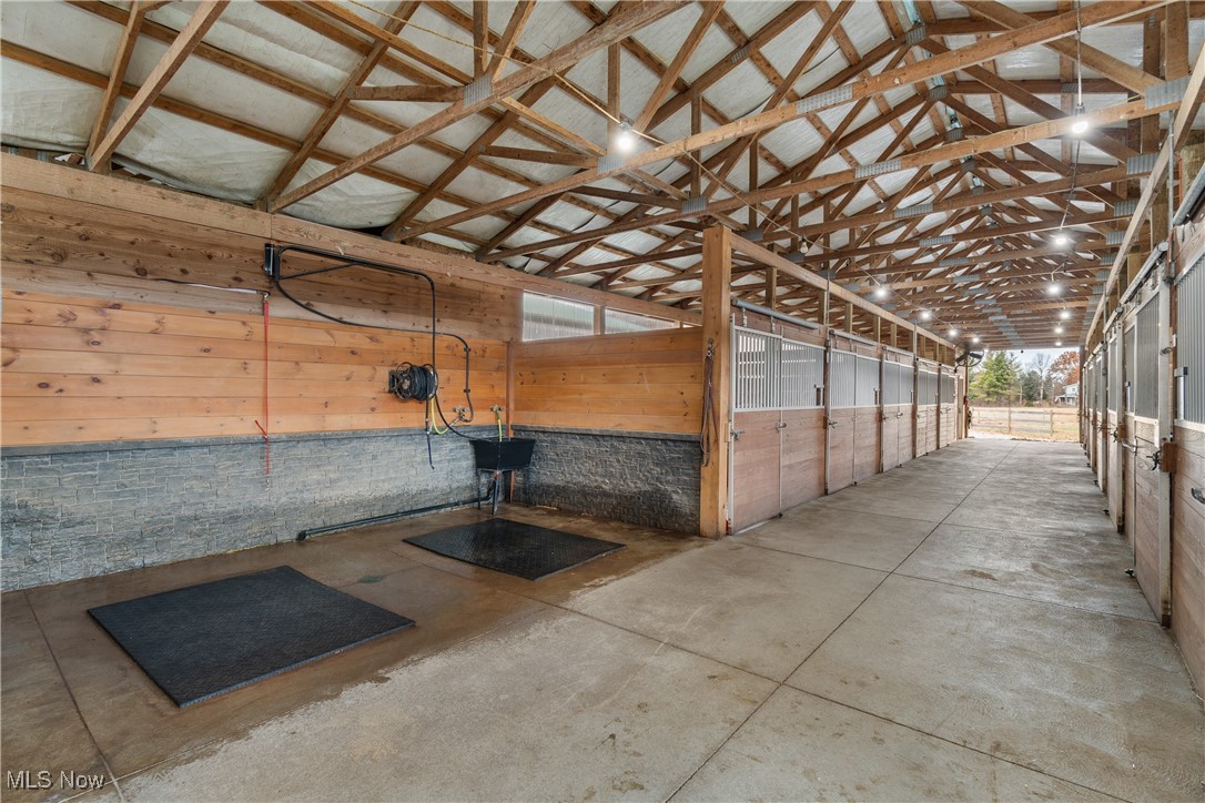 2941 Vandemark Road Property Photo 14