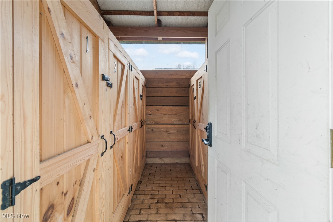 2941 Vandemark Road Property Photo 23