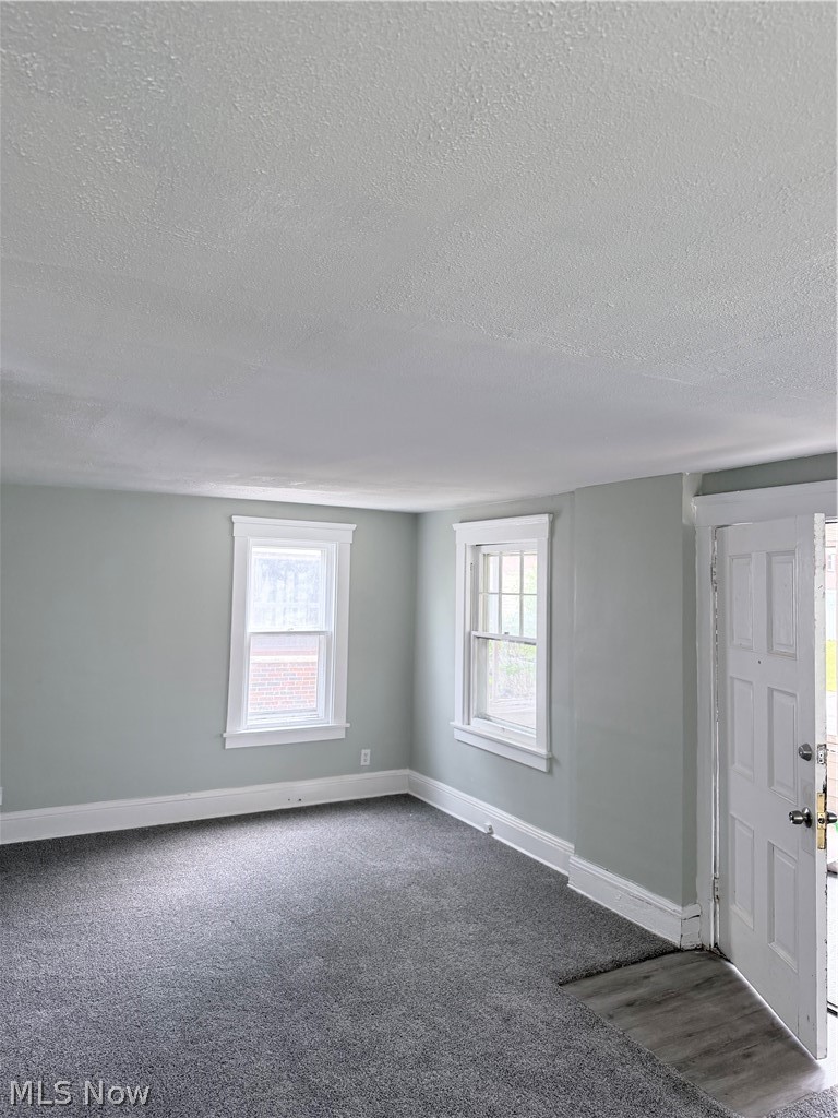 121 E 205th Street Property Photo 5