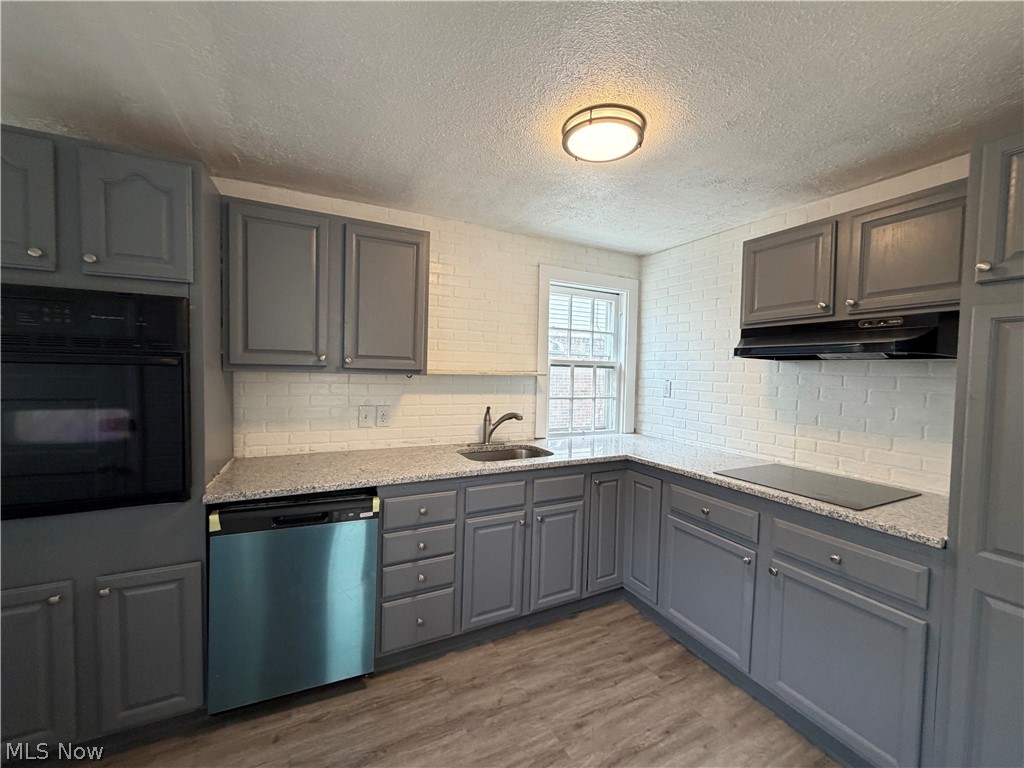 121 E 205th Street Property Photo 10