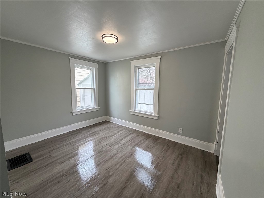 121 E 205th Street Property Photo 12
