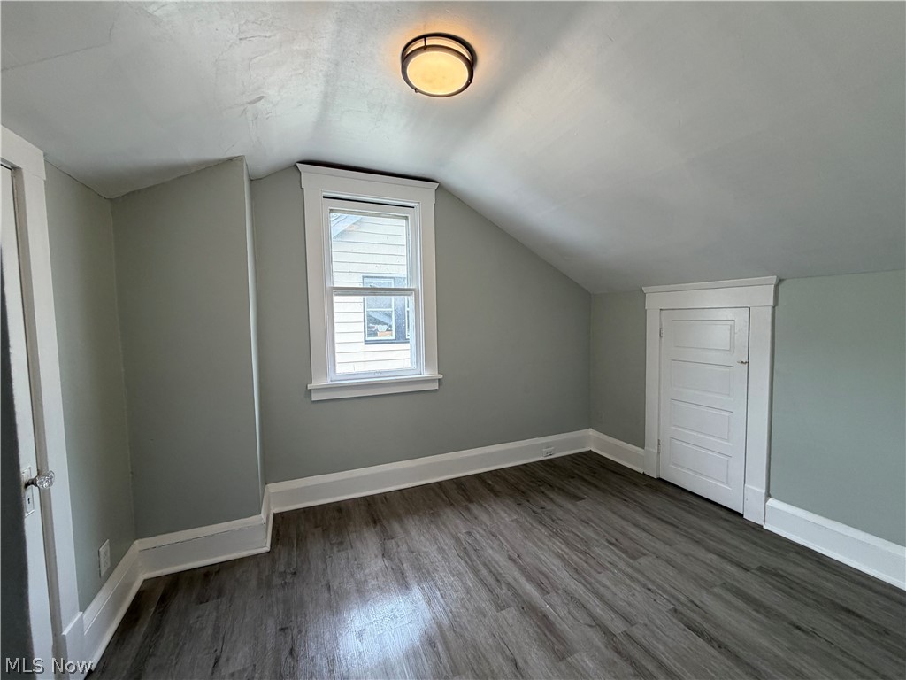 121 E 205th Street Property Photo 14