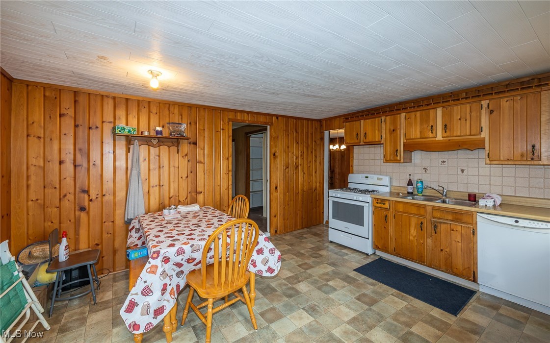 9666 Norwalk Road Property Photo 13
