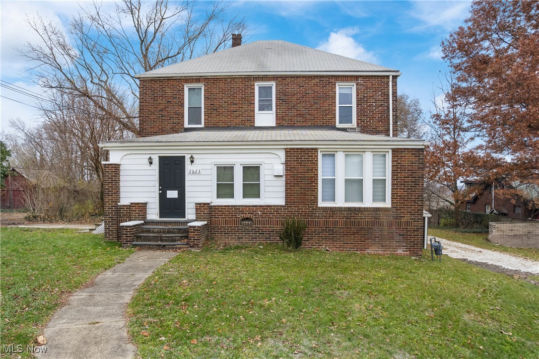 2823 Columbus Road NE