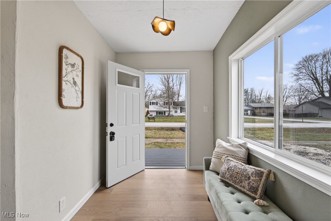 605 W Shore Boulevard Property Photo 2