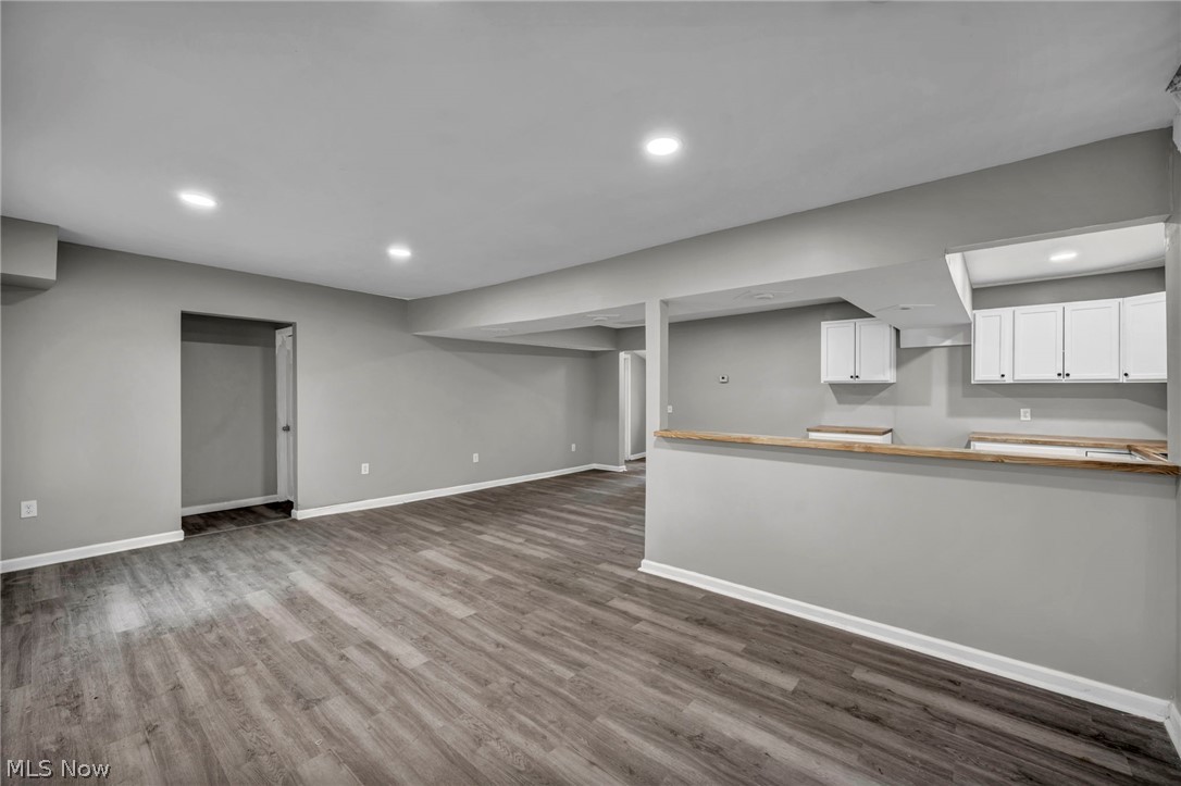 295 E 238th Street Property Photo 10