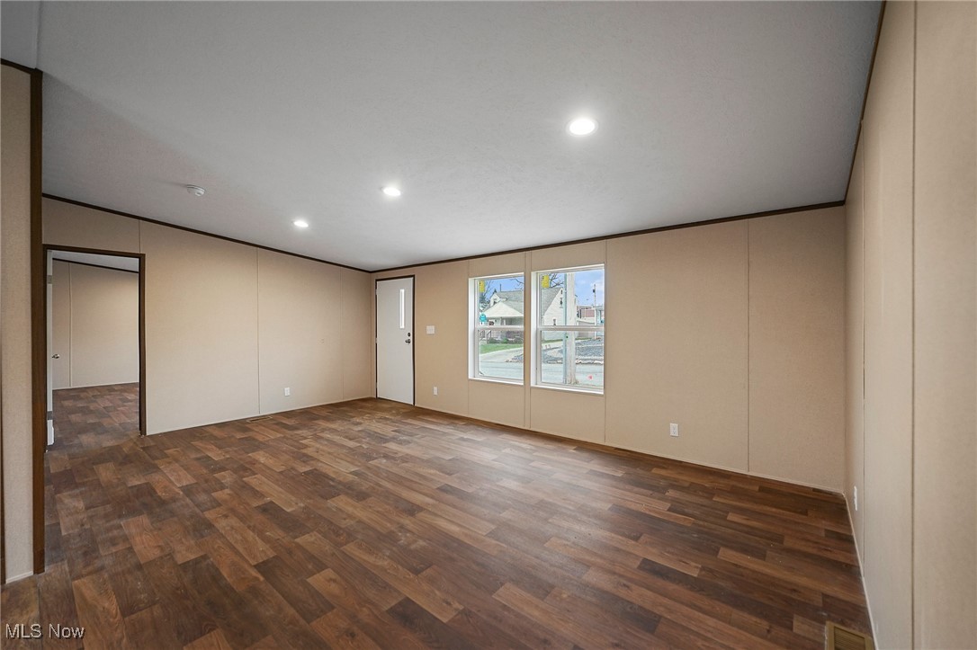 541 Lincoln Avenue Property Photo 7