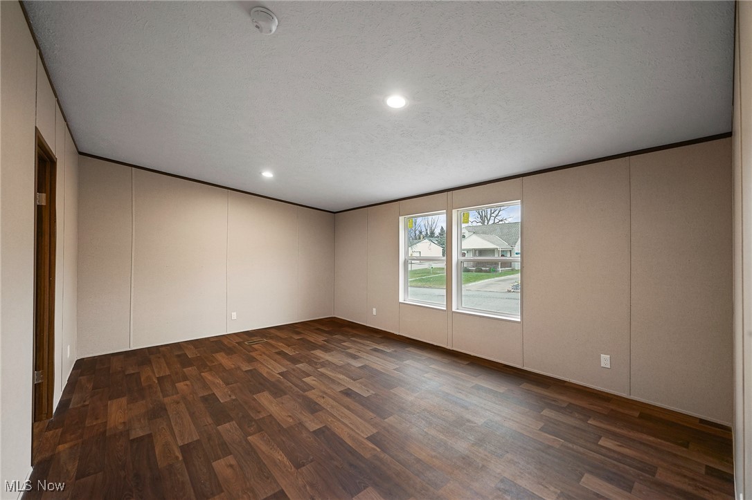 541 Lincoln Avenue Property Photo 10