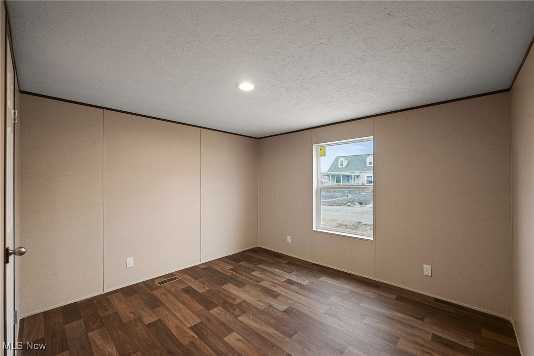 541 Lincoln Avenue Property Photo 23