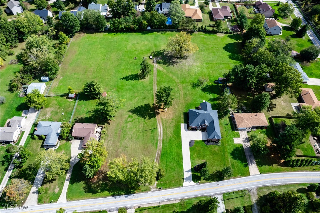 9425 Avery Road Property Photo 2