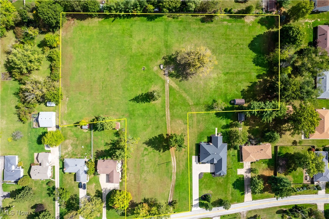 9425 Avery Road Property Photo 3