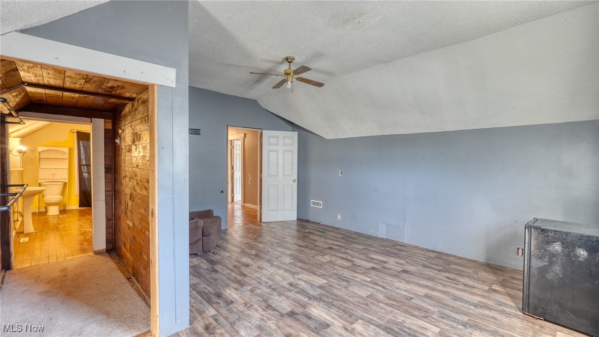 615 Clark Street Property Photo 15