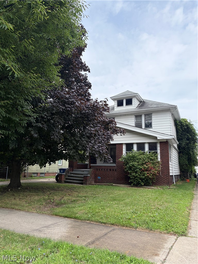 15313 Lake Shore Boulevard Property Photo 1