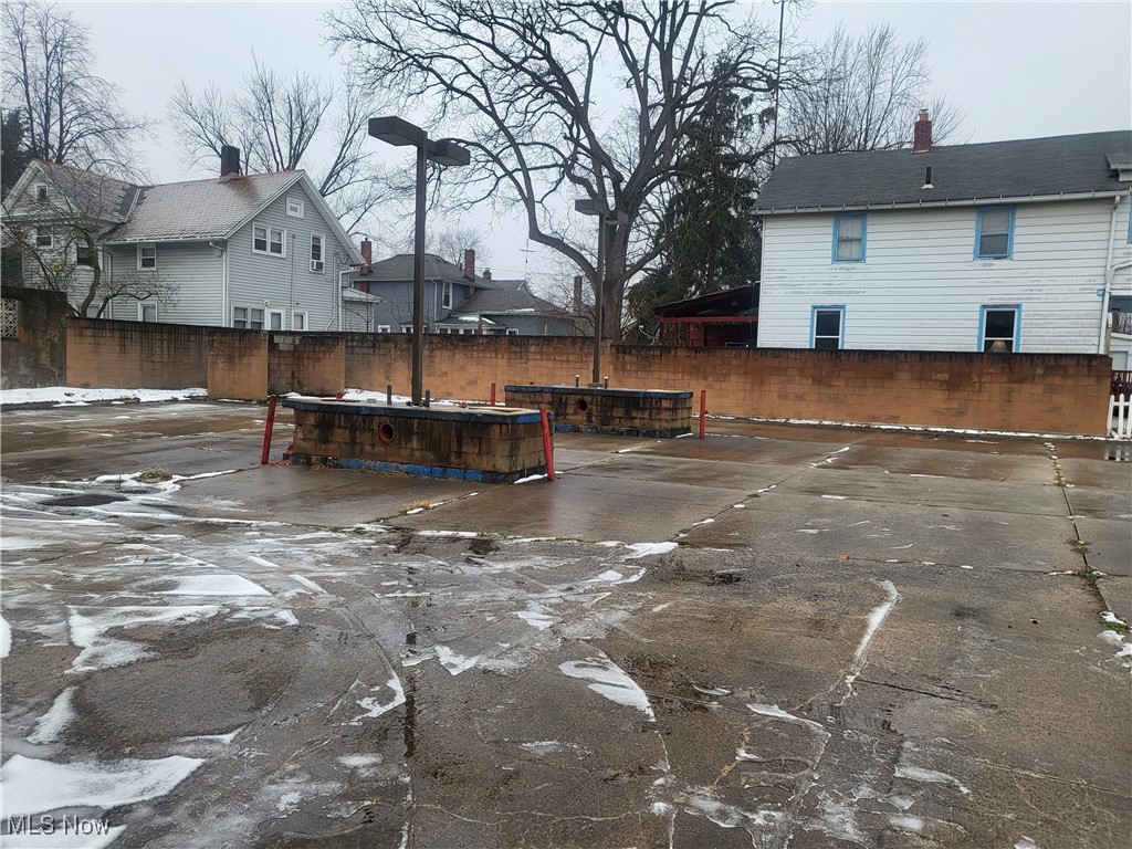 827 Middle Avenue Property Photo 8