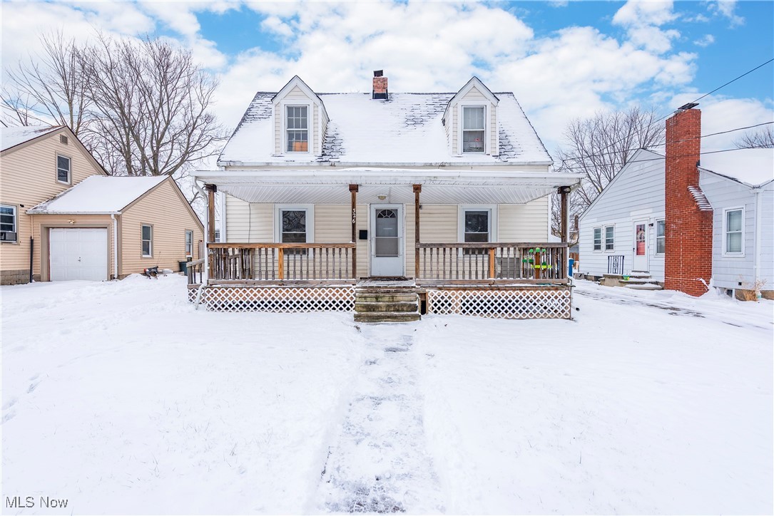 326 Indiana Avenue Property Photo 1