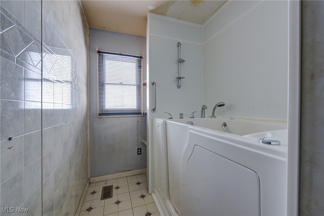 326 Indiana Avenue Property Photo 2